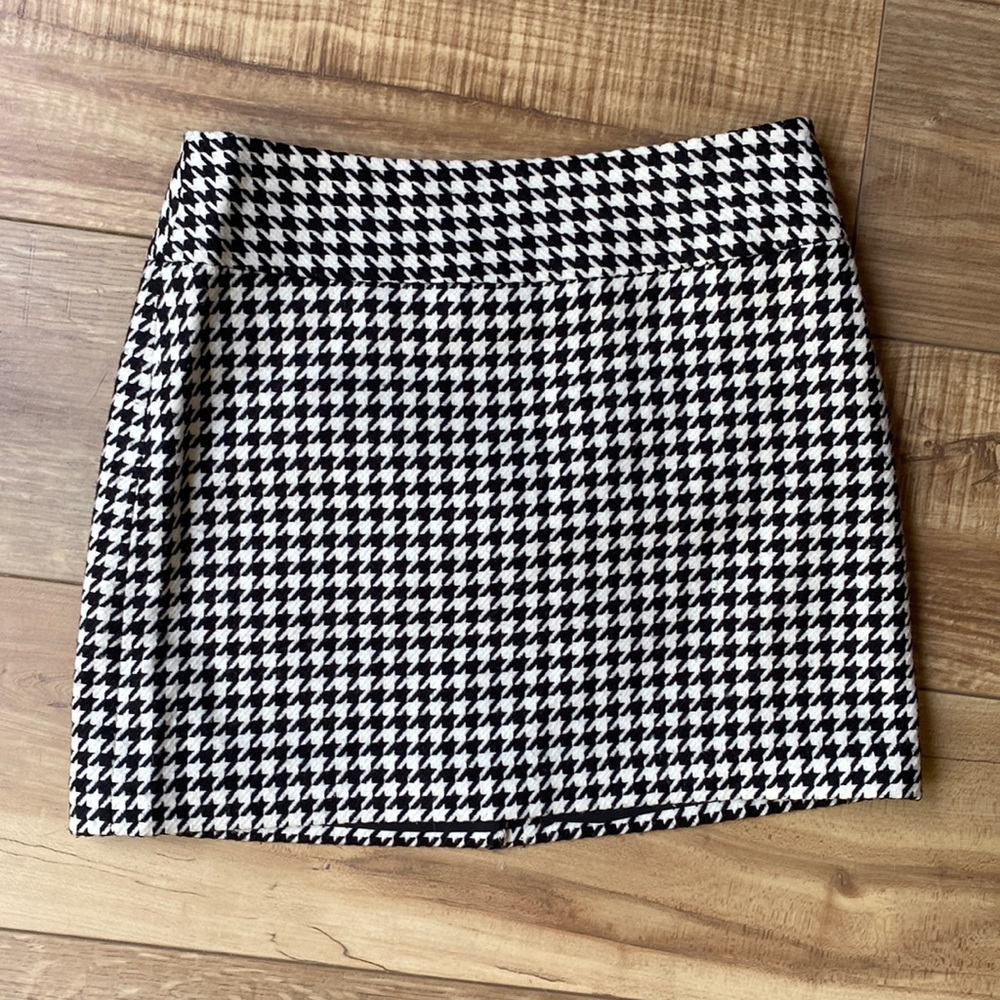 The Limited Houndstooth check skirt size 0